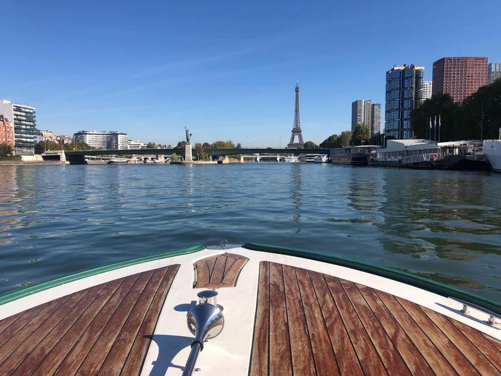 Family cruises on the Seine.