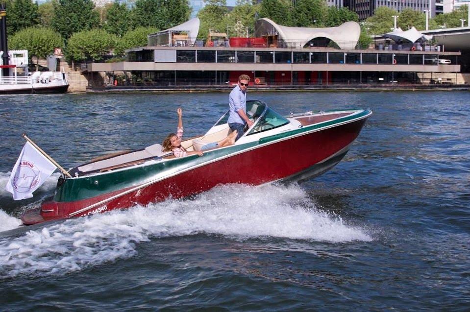 A romantic boat trip through Paris