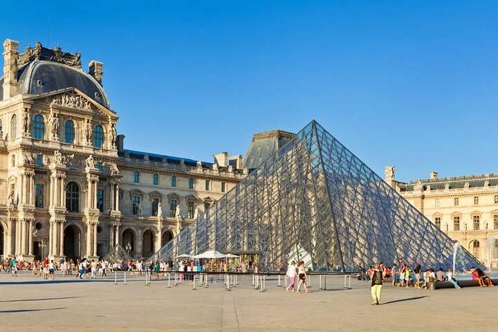 What are the best museums to visit in Paris?