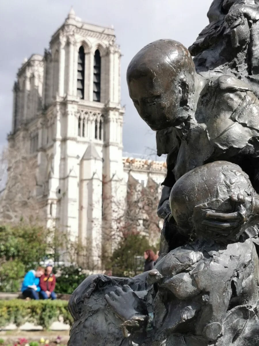 Notre dame de Paris dans le quartier Latin Thermes de Cluny