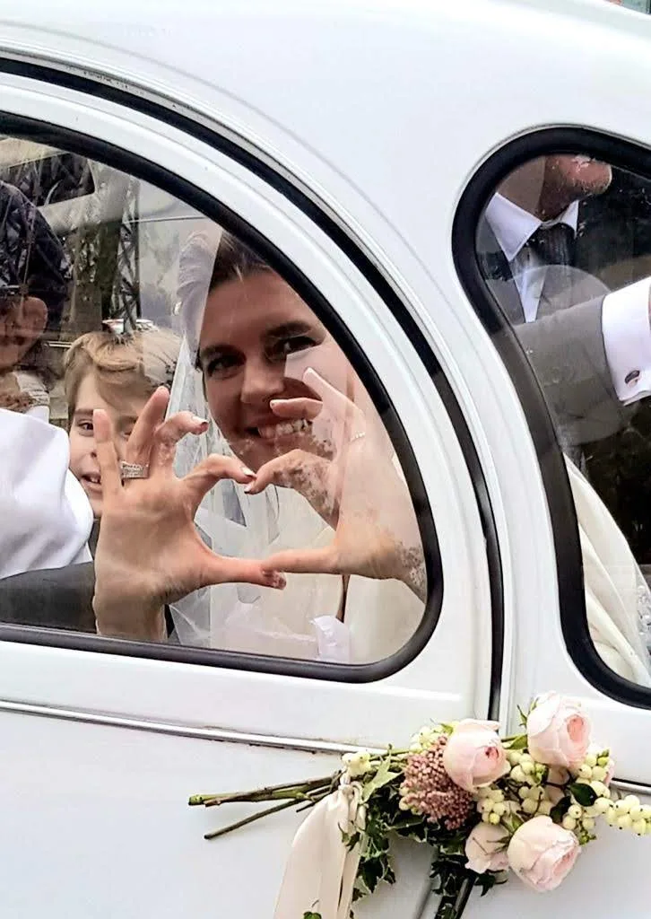 wedding-paris-2CV Photography services: