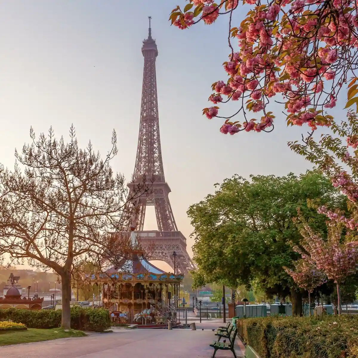 Spring in Paris, Relaxation, sunbathing and lazing.